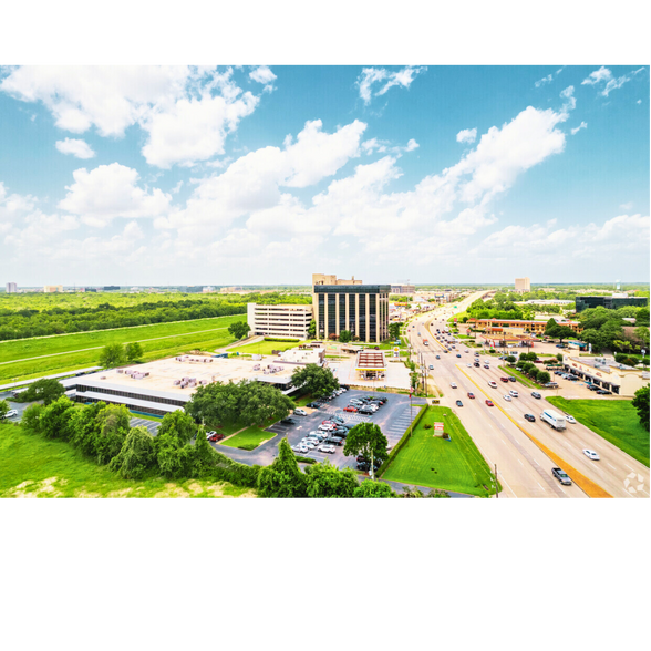 810 Highway 6 S, Houston, TX à louer - Photo du bâtiment - Image 2 de 7