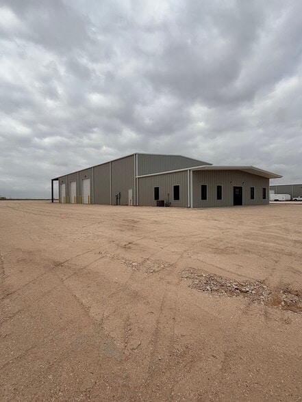 2408 E County Road 130, Midland, TX for lease - Building Photo - Image 1 of 10