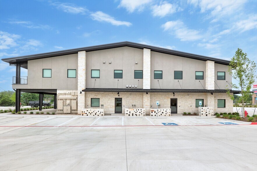 730 S Bell Blvd, Cedar Park, TX à louer - Photo du bâtiment - Image 2 de 54