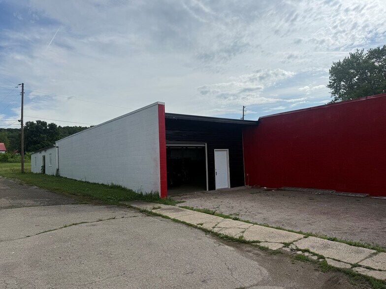 5449 Beaver Pike, Beaver, OH à vendre - Photo du bâtiment - Image 2 de 16