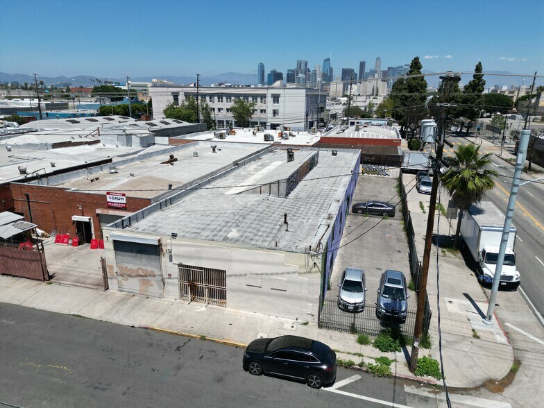 147 W 31st St, Los Angeles, CA à vendre - Photo du bâtiment - Image 3 de 3