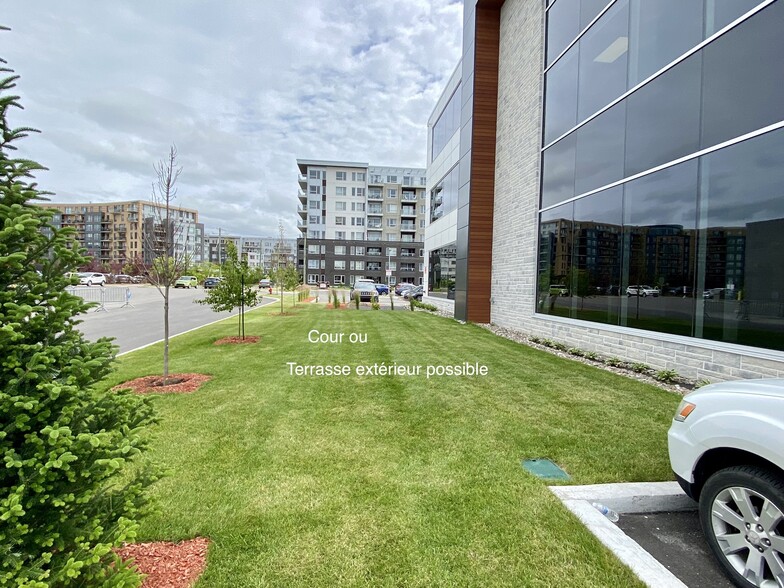 794 Boul Du Cure-Labelle, Blainville, QC for sale - Building Photo - Image 3 of 13