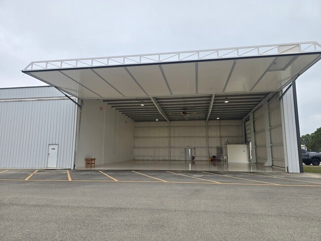 Plus de détails pour 711 Ramp Rd, Naples, FL - Spécialité à vendre