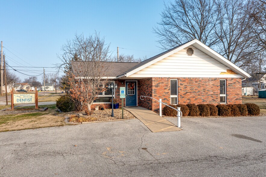 709 Staunton Rd, Gillespie, IL à vendre - Photo principale - Image 1 de 32