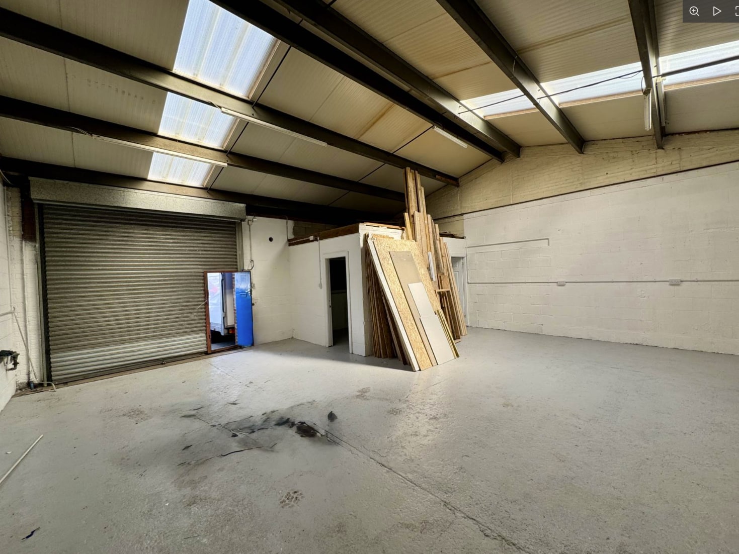 101 St. Johns Road, Bootle for lease Interior Photo- Image 1 of 4