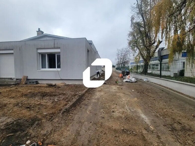 22 Avenue Ferdinand De Lesseps, Morangis à louer - Photo du bâtiment - Image 1 de 14