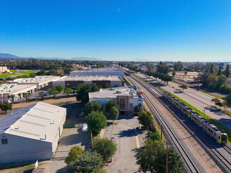 1950 Walker St, La Verne, CA à vendre - Photo du bâtiment - Image 3 de 20