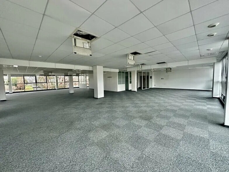 Office in Schiltigheim for lease - Interior Photo - Image 2 of 5