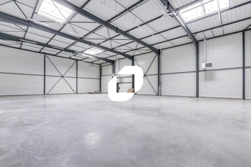 Flex in Grigny for lease - Interior Photo - Image 2 of 17