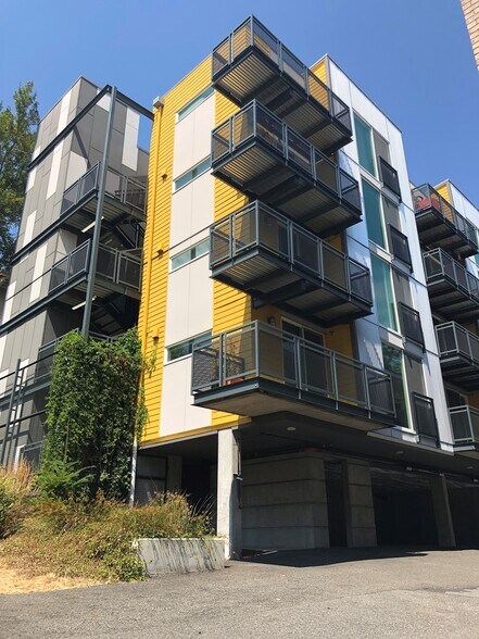 2249 NE 46th St, Seattle, WA à vendre - Photo du bâtiment - Image 2 de 14