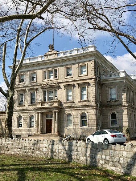 4900 S Broad St, Philadelphia, PA for lease - Building Photo - Image 2 of 9