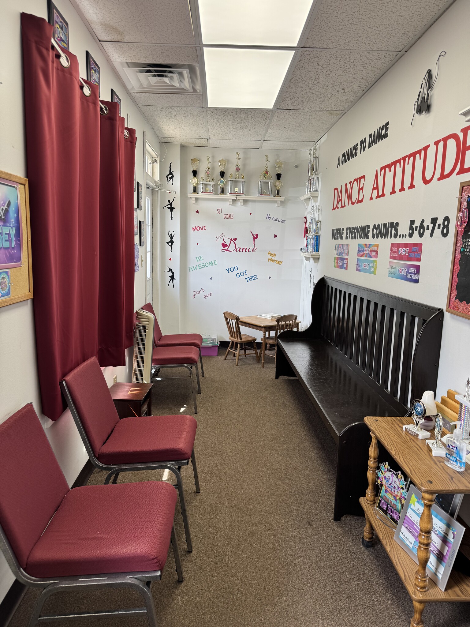 696 Amity Rd, Bethany, CT for lease Interior Photo- Image 1 of 16