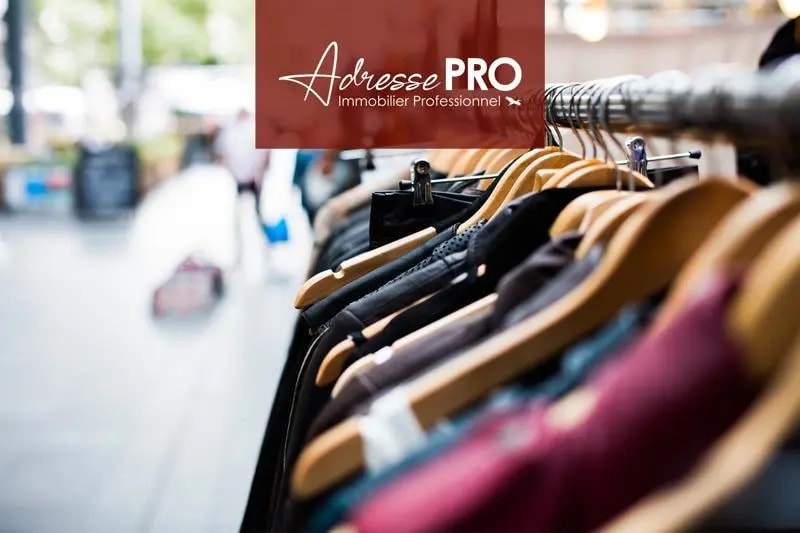 Retail in Lyon for lease Building Photo- Image 1 of 4