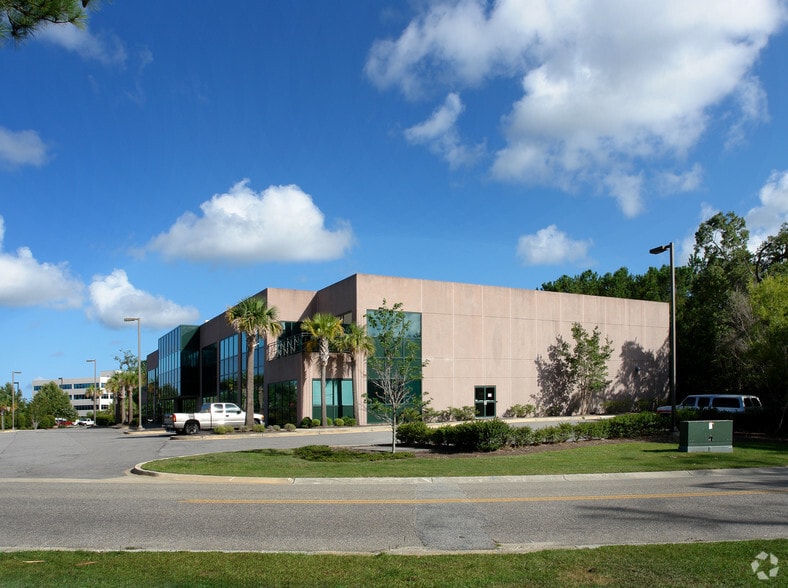 4221 Faber Place Dr, North Charleston, SC for sale - Building Photo - Image 2 of 8