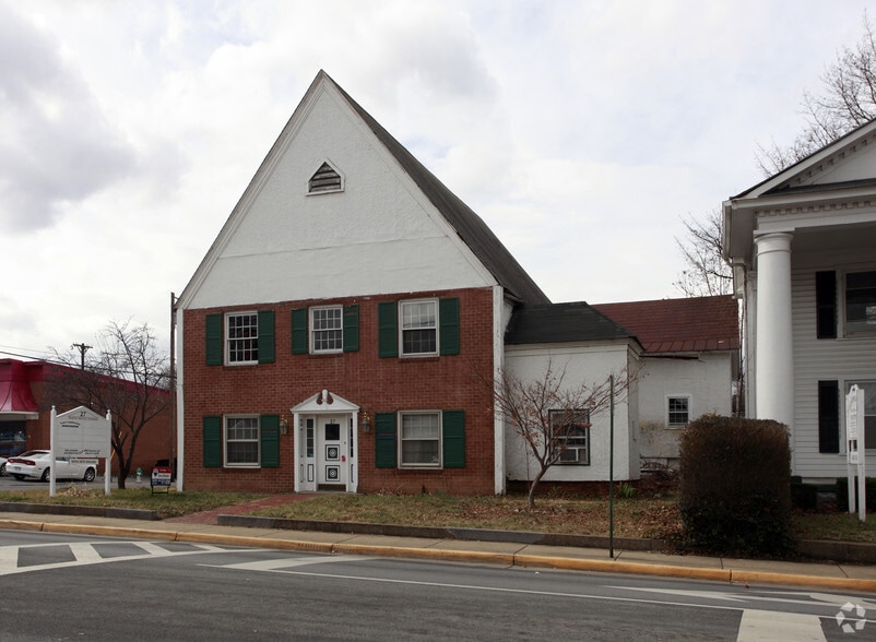 27 S Royal Ave, Front Royal, VA à louer - Photo du bâtiment - Image 2 de 52