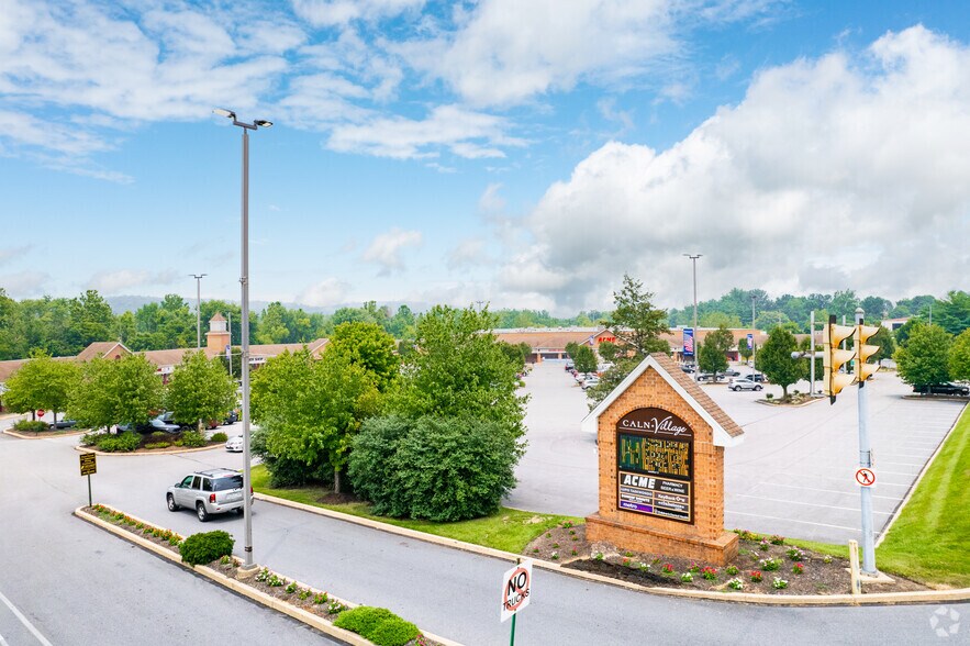 3907-3957 Lincoln Hwy, Downingtown, PA à louer - Photo du bâtiment - Image 2 de 9