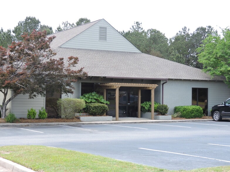 609 Russell Pky, Warner Robins, GA à louer - Photo du bâtiment - Image 1 de 4