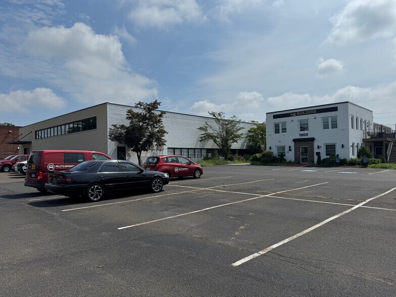 1300 E Mermaid Ln, Wyndmoor, PA à louer - Photo du bâtiment - Image 1 de 6