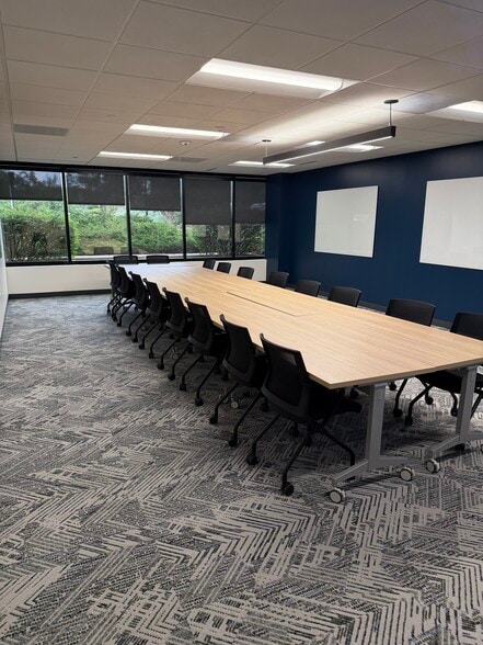 6041 S Syracuse Way, Greenwood Village, CO for lease - Interior Photo - Image 3 of 7