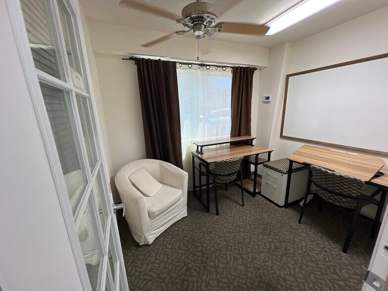 301 N 9th St, Redlands, CA à louer - Photo intérieure - Image 3 de 5