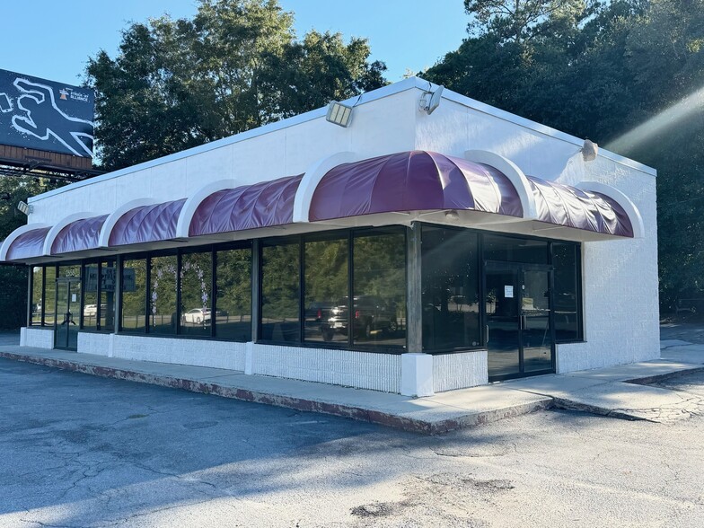 2558 Riverside Dr, Macon-Bibb, GA for lease - Primary Photo - Image 1 of 6