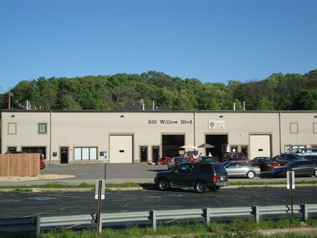 501 Willow Blvd, Willow Springs, IL à louer - Photo du bâtiment - Image 2 de 4