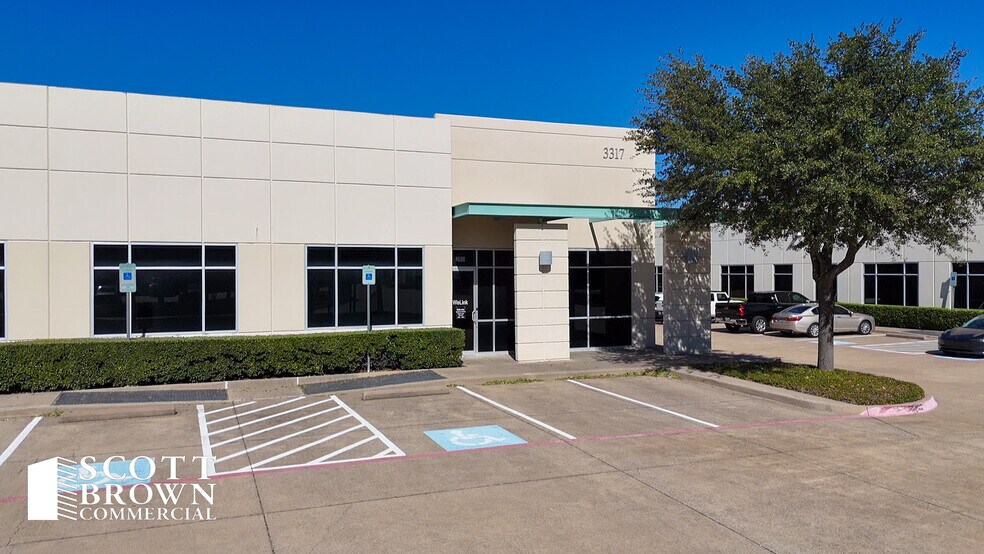 3317 Essex Dr, Richardson, TX à louer - Photo du bâtiment - Image 2 de 15