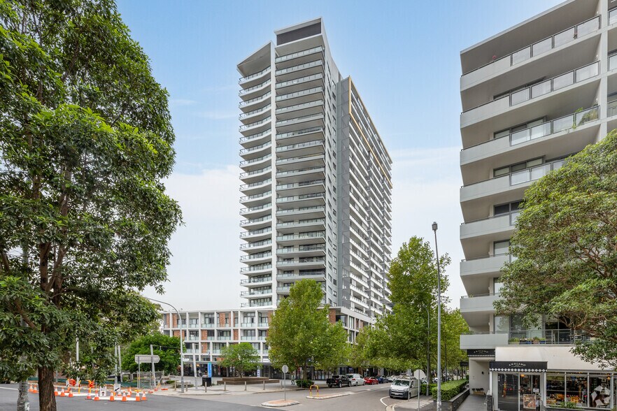 7 Rider Bvd, Rhodes for sale - Primary Photo - Image 1 of 4