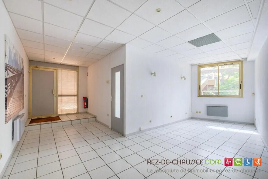 Office in Lyon for sale - Building Photo - Image 3 of 10