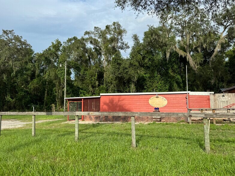 7191 S Florida Ave, Floral City, FL à vendre - Photo du bâtiment - Image 2 de 2