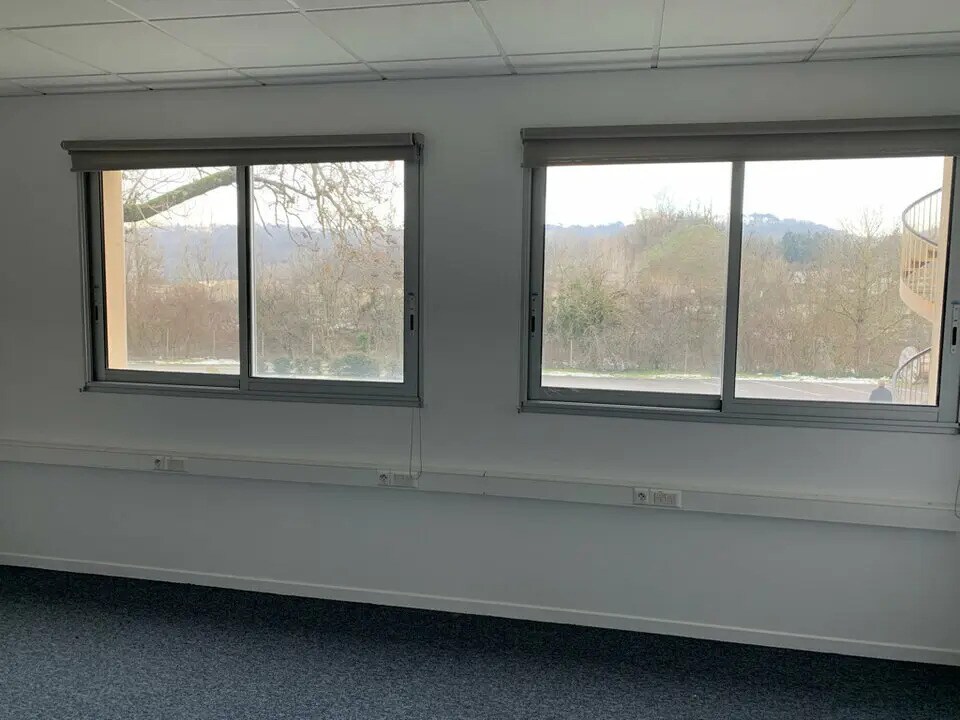 Office in Montagny for lease Building Photo- Image 1 of 8