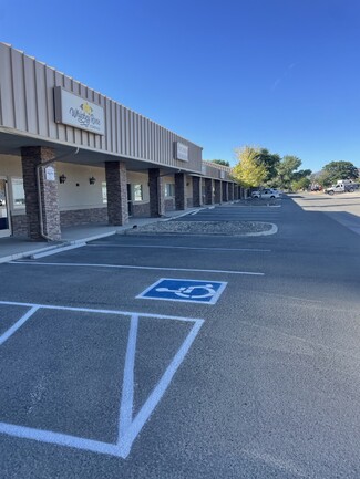 Plus de détails pour 872 Cottonwood Ln, Fernley, NV - Vente au détail à louer