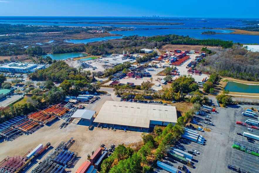 10458 Alta Dr, Jacksonville, FL à louer - Photo du bâtiment - Image 3 de 5
