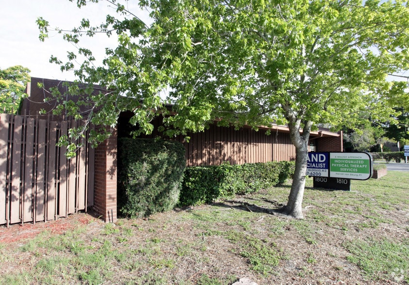 1800-1810 S Tuttle Ave, Sarasota, FL à louer - Photo du bâtiment - Image 3 de 5