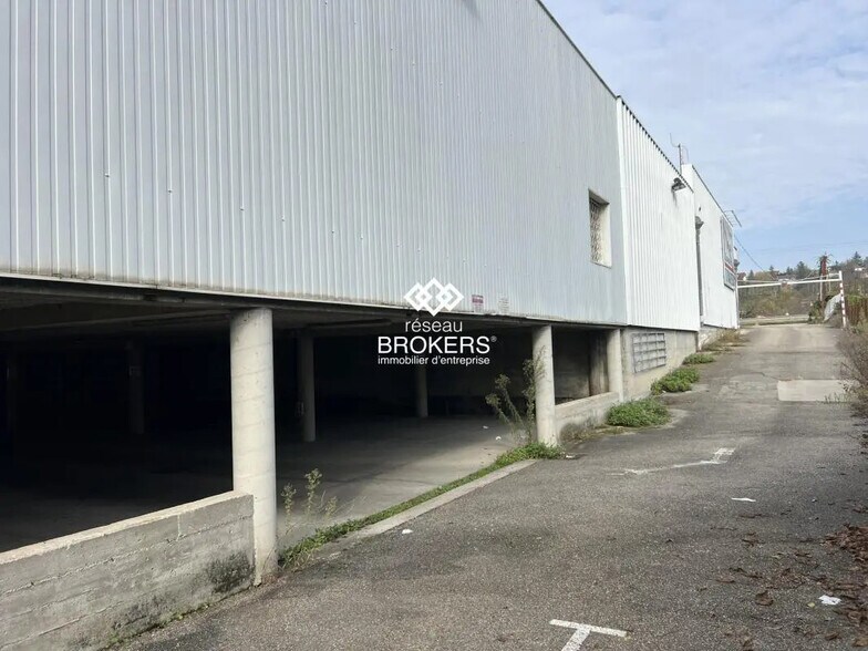 Commerce de détail dans Châteauvilain à vendre - Photo du bâtiment - Image 2 de 3