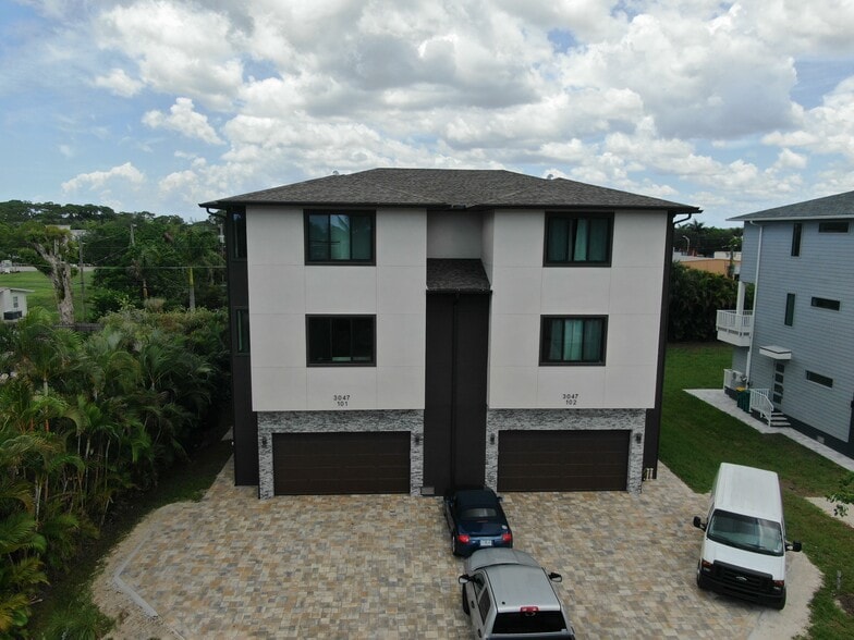 Naples 18 Portfolio portfolio of 4 properties for sale on LoopNet.ca - Building Photo - Image 2 of 5