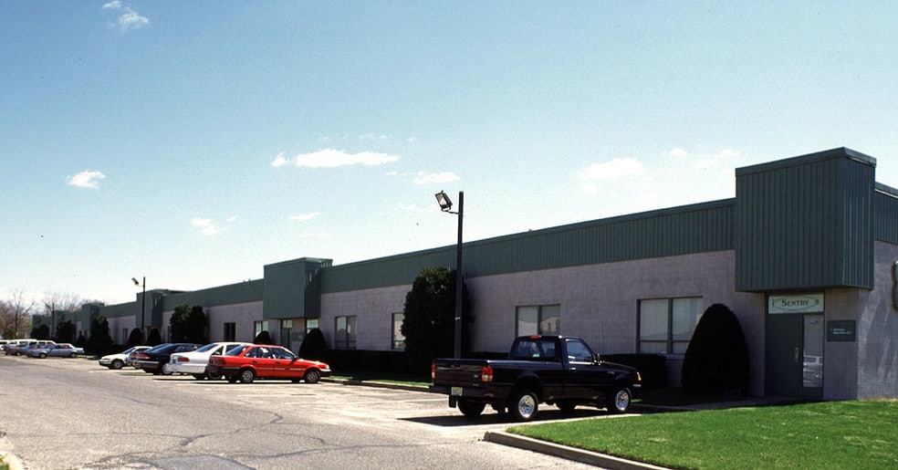 875 Industrial Hwy, Cinnaminson, NJ for lease - Building Photo - Image 2 of 9