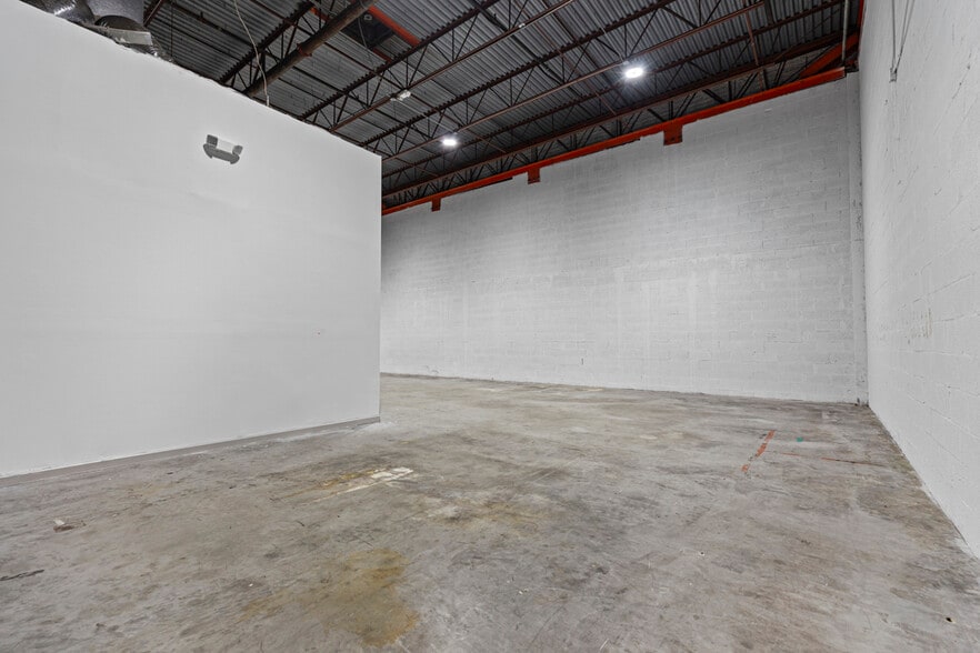 2101-2163 NW 79th Ave, Doral, FL for lease - Interior Photo - Image 2 of 18