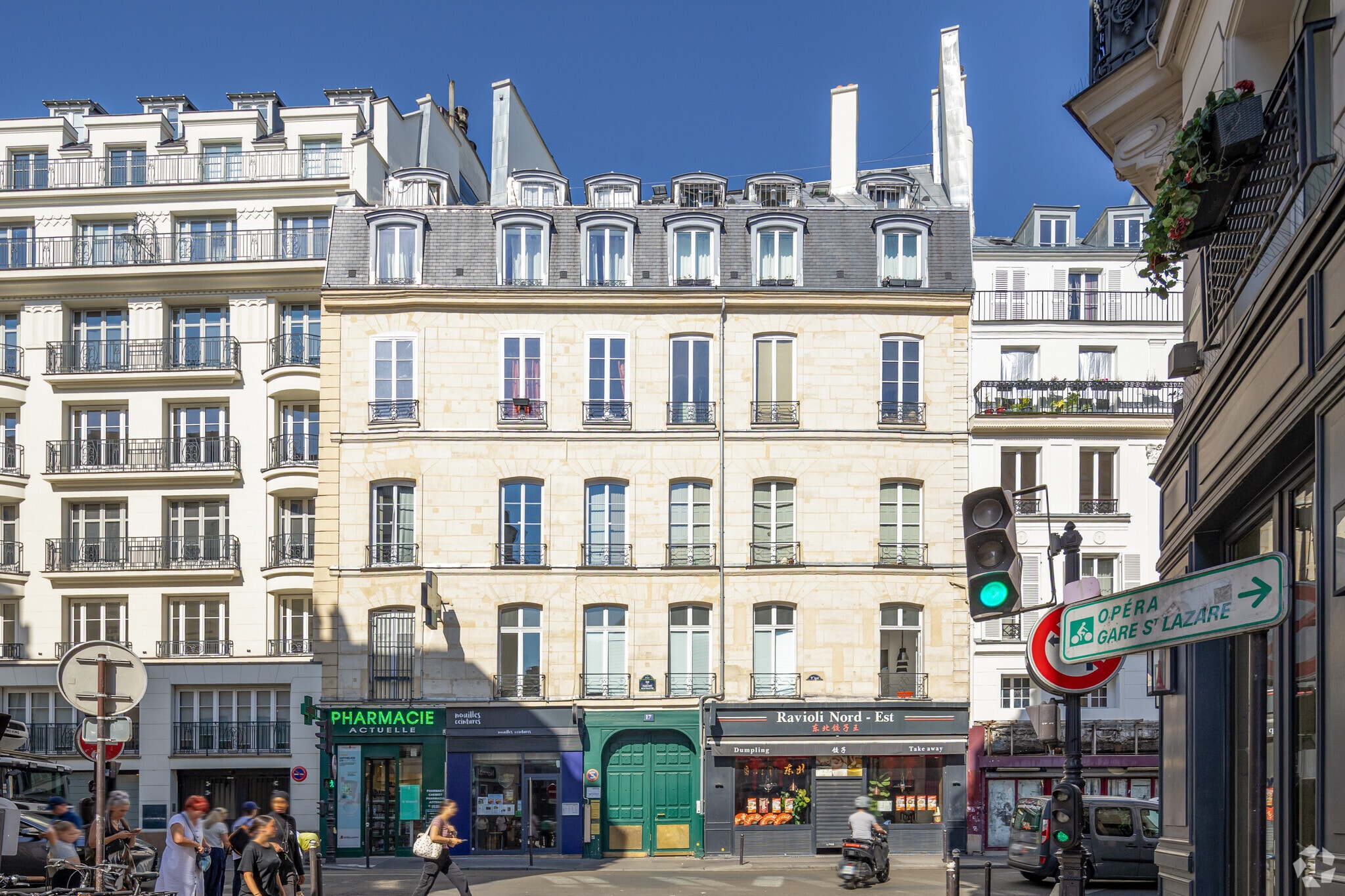 17 Rue Du Faubourg Montmartre, Paris for lease Primary Photo- Image 1 of 17