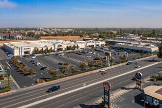 5130 N Blackstone Ave, Fresno, CA - Aérien  Vue de la carte