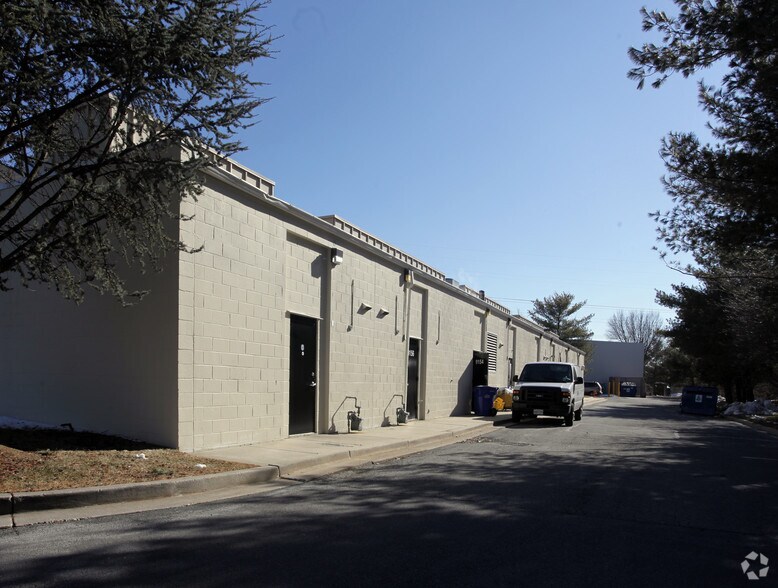 9140-9156 Rothbury Dr, Gaithersburg, MD à louer - Photo du bâtiment - Image 2 de 3