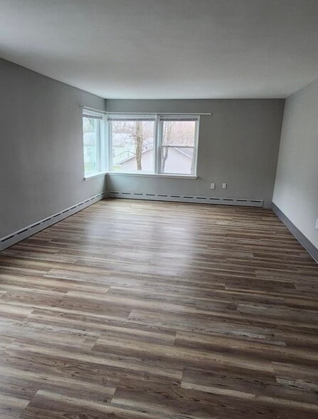 503 N Riverview Dr, Parchment, MI for sale - Building Photo - Image 2 of 15