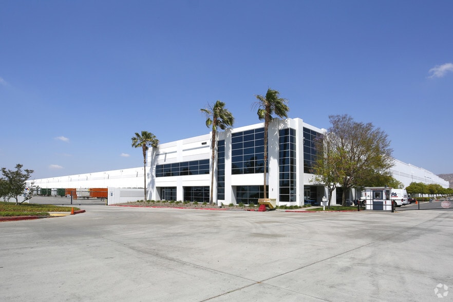 16850 Heacock St, Moreno Valley, CA for lease - Building Photo - Image 1 of 4
