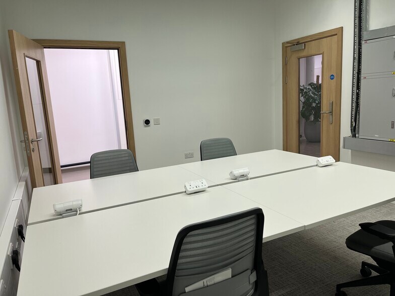 1 Linthouse Road, Glasgow à louer - Photo du bâtiment - Image 3 de 10