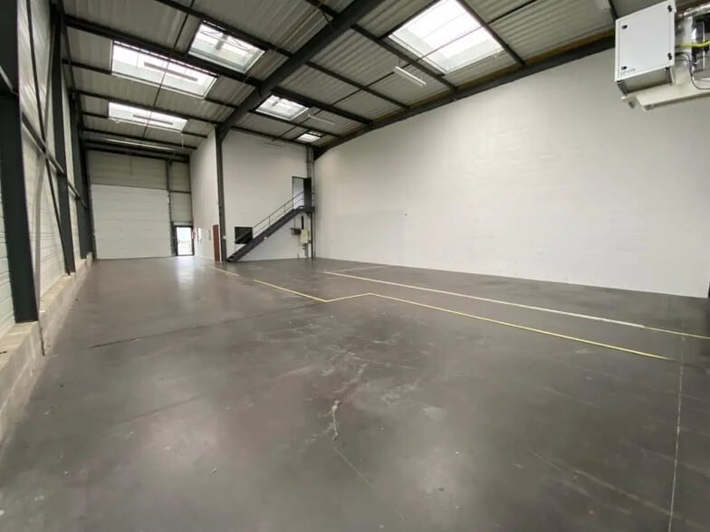 Bureau dans Saint-Priest à louer - Photo intérieure - Image 3 de 6