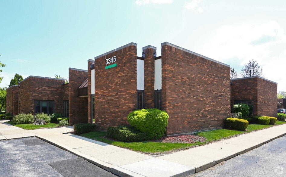 3345 N Arlington Heights Rd, Arlington Heights, IL à vendre - Photo du bâtiment - Image 3 de 5