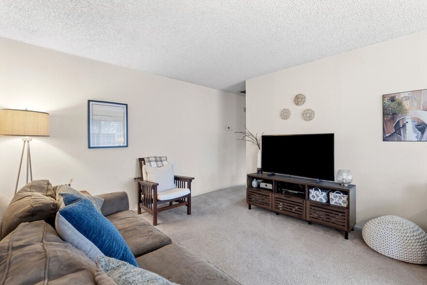 5746 Chesbro Ave, San Jose, CA for sale - Building Photo - Image 3 of 15