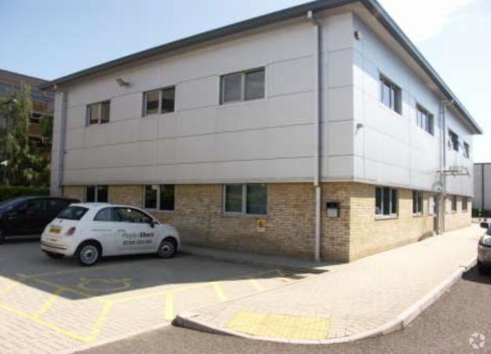 Segensworth Rd, Fareham à louer Photo du bâtiment- Image 1 de 2