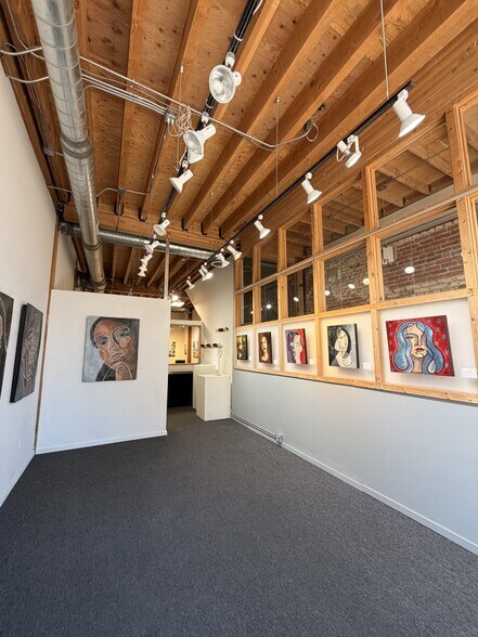 931 Santa Fe Dr, Denver, CO à louer - Photo du bâtiment - Image 3 de 9