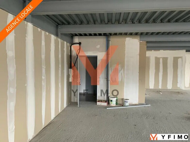 Office in Achères for sale - Interior Photo - Image 1 of 6